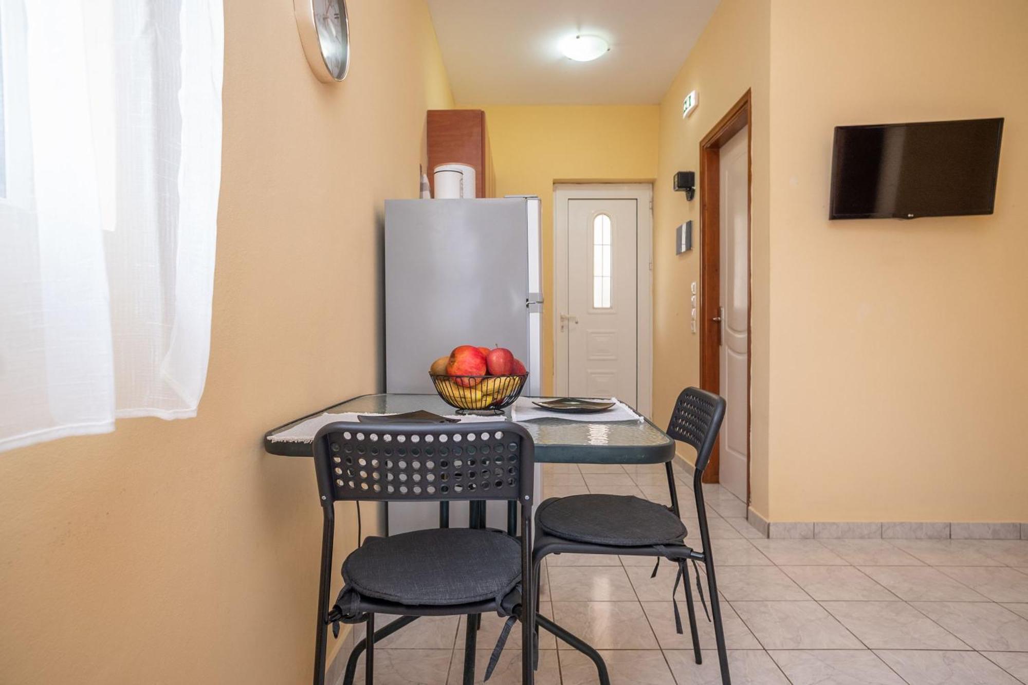 Araucaria Apartments 티실리비 외부 사진